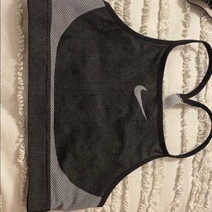 Size girls XL Nike sports bra